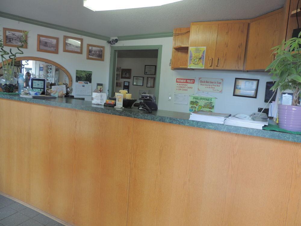 100 Mile Motel & Rv Park 100 Mile House Extérieur photo