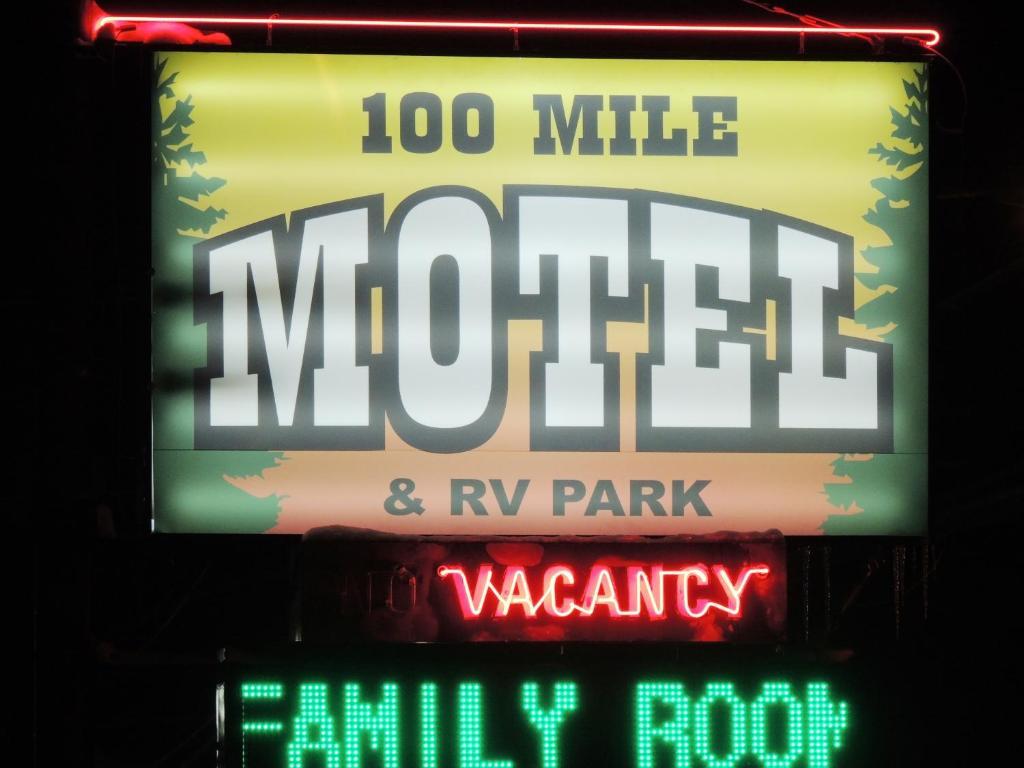 100 Mile Motel & Rv Park 100 Mile House Extérieur photo