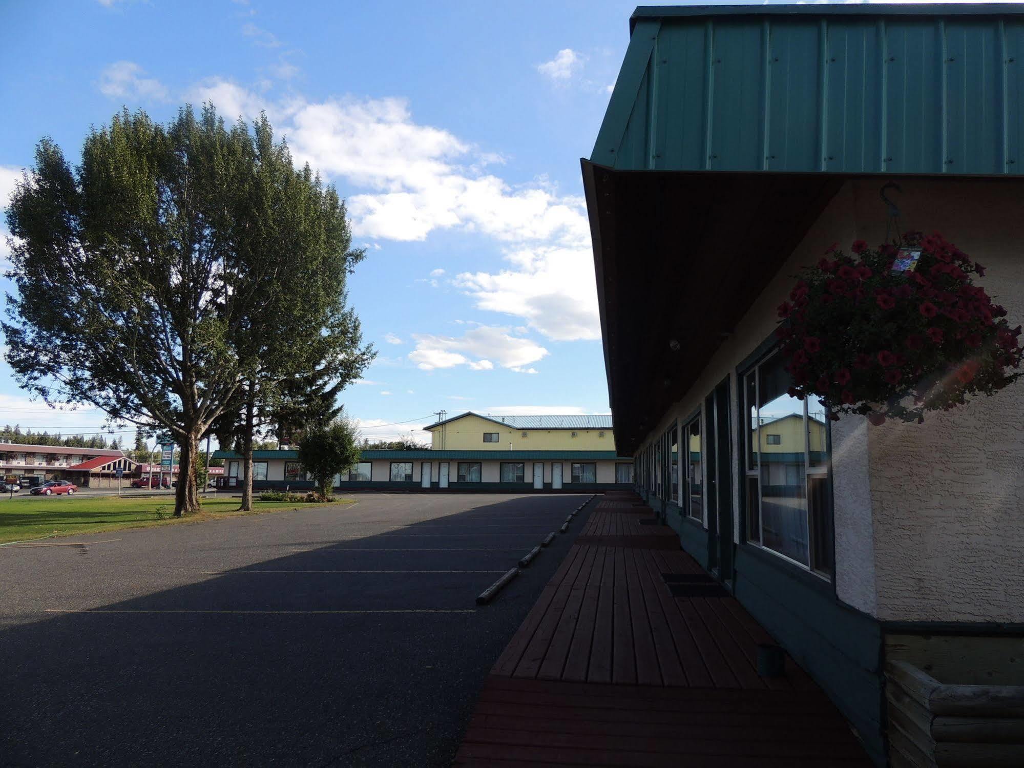 100 Mile Motel & Rv Park 100 Mile House Extérieur photo