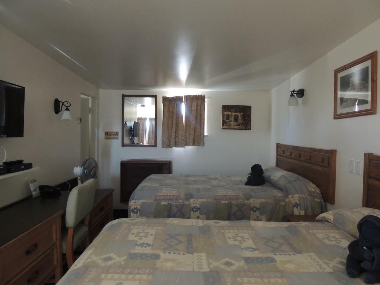 100 Mile Motel & Rv Park 100 Mile House Extérieur photo